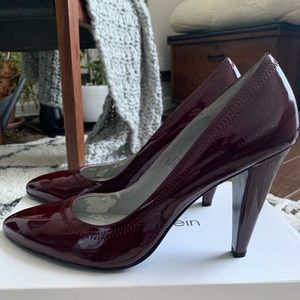 Calvin Klein Precious Patent Bordeaux heel- 10M